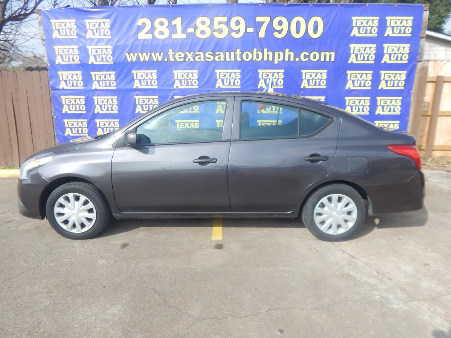 2015 GRAY NISSAN VERSA 1.6 S 5M (3N1CN7AP6FL) with an 1.6L L4 DOHC 16V engine, 5-SPEED MANUAL transmission, located at 16710 Clay Rd., Houston, TX, 77084, (281) 859-7900, 0.000000, 0.000000 - Low Donw. Low Payments. - Photo#0