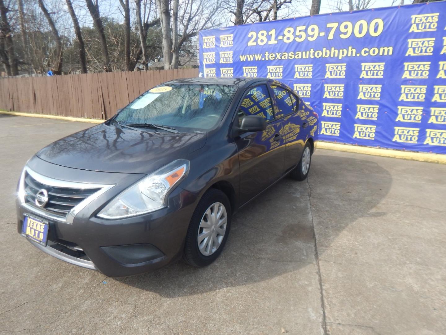 2015 GRAY NISSAN VERSA 1.6 S 5M (3N1CN7AP6FL) with an 1.6L L4 DOHC 16V engine, 5-SPEED MANUAL transmission, located at 16710 Clay Rd., Houston, TX, 77084, (281) 859-7900, 0.000000, 0.000000 - Low Donw. Low Payments. - Photo#2