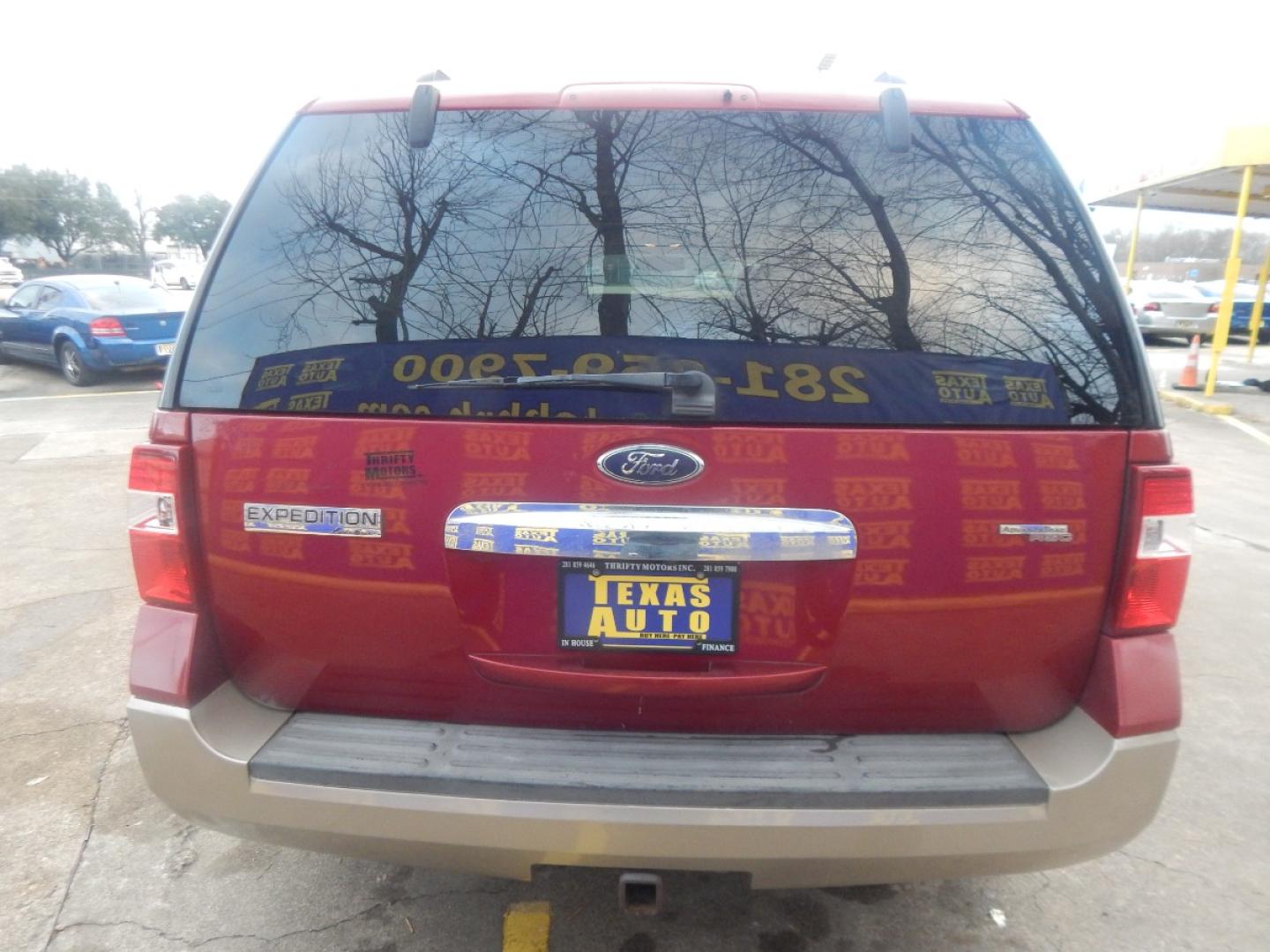 2008 RED FORD EXPEDITION Eddie Bauer 2WD (1FMFU17578L) with an 5.4L V8 SOHC 16V engine, 6-SPEED AUTOMATIC transmission, located at 16710 Clay Rd., Houston, TX, 77084, (281) 859-7900, 0.000000, 0.000000 - Low Donw. Low Payments. - Photo#5