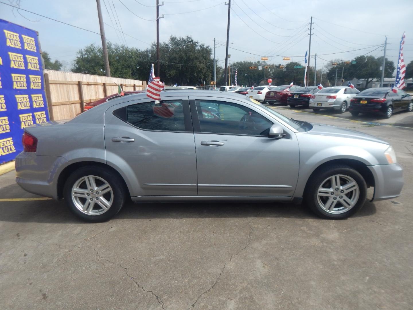 2013 Dodge Avenger SXT (1C3CDZCB8DN) with an 2.4L L4 DOHC 16V engine, 6-Speed Automatic transmission, located at 16710 Clay Rd., Houston, TX, 77084, (281) 859-7900, 0.000000, 0.000000 - Low Donw. Low Payments. - Photo#4