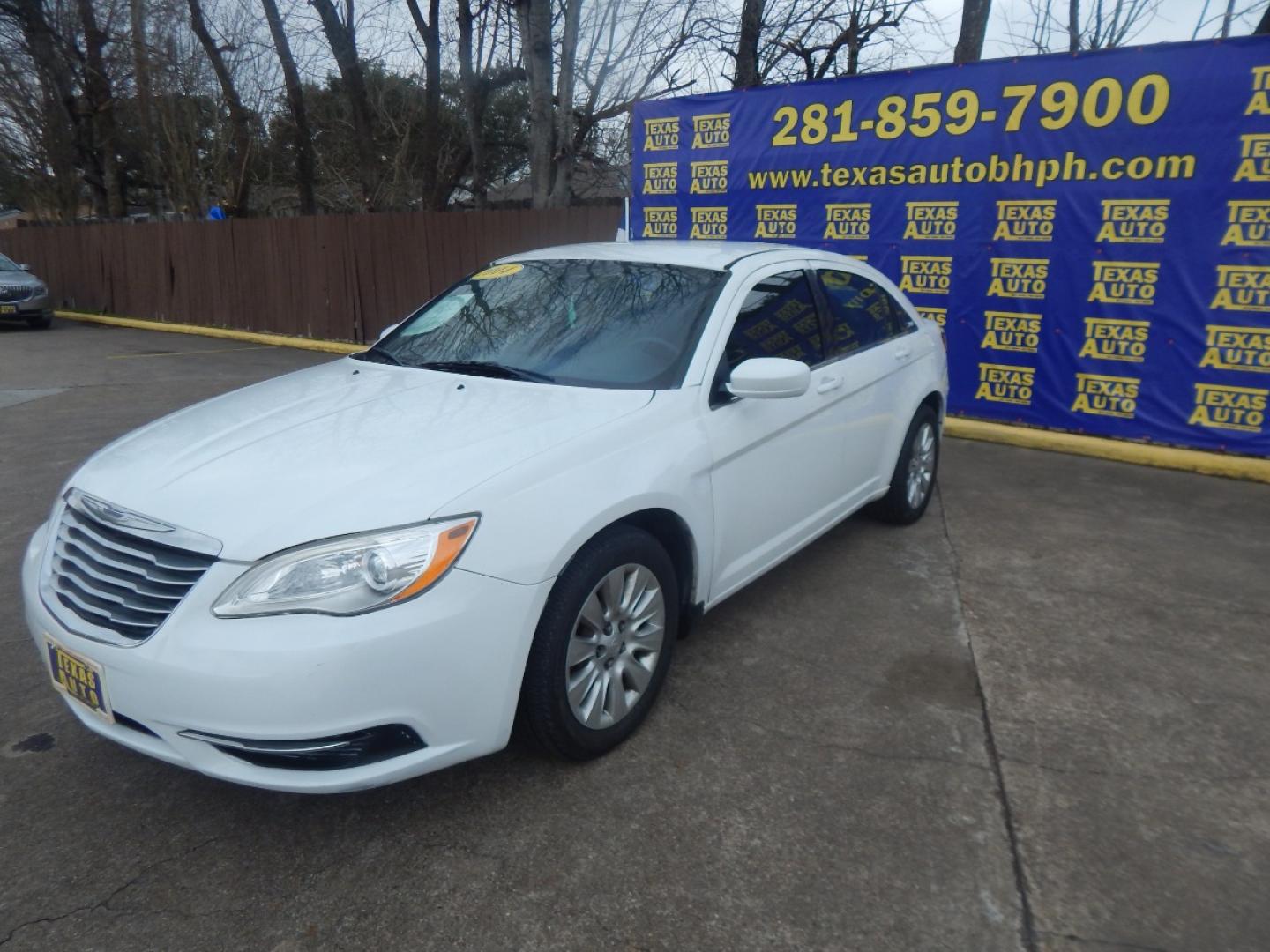 2014 WHITE Chrysler 200 LX (1C3CCBAB6EN) with an 2.4L L4 DOHC 16V engine, 6-Speed Automatic transmission, located at 16710 Clay Rd., Houston, TX, 77084, (281) 859-7900, 0.000000, 0.000000 - Low Donw. Low Payments. - Photo#2