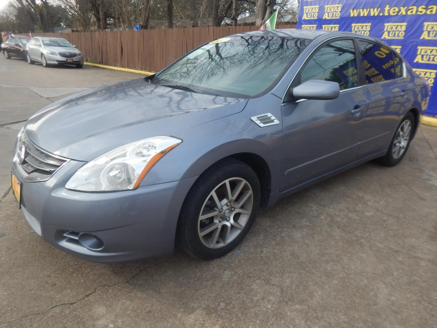 2011 Nissan Altima 2.5 S (1N4AL2AP3BN) with an 2.5L L4 DOHC 16V engine, located at 16710 Clay Rd., Houston, TX, 77084, (281) 859-7900, 0.000000, 0.000000 - Low Donw. Low Payments. - Photo#1