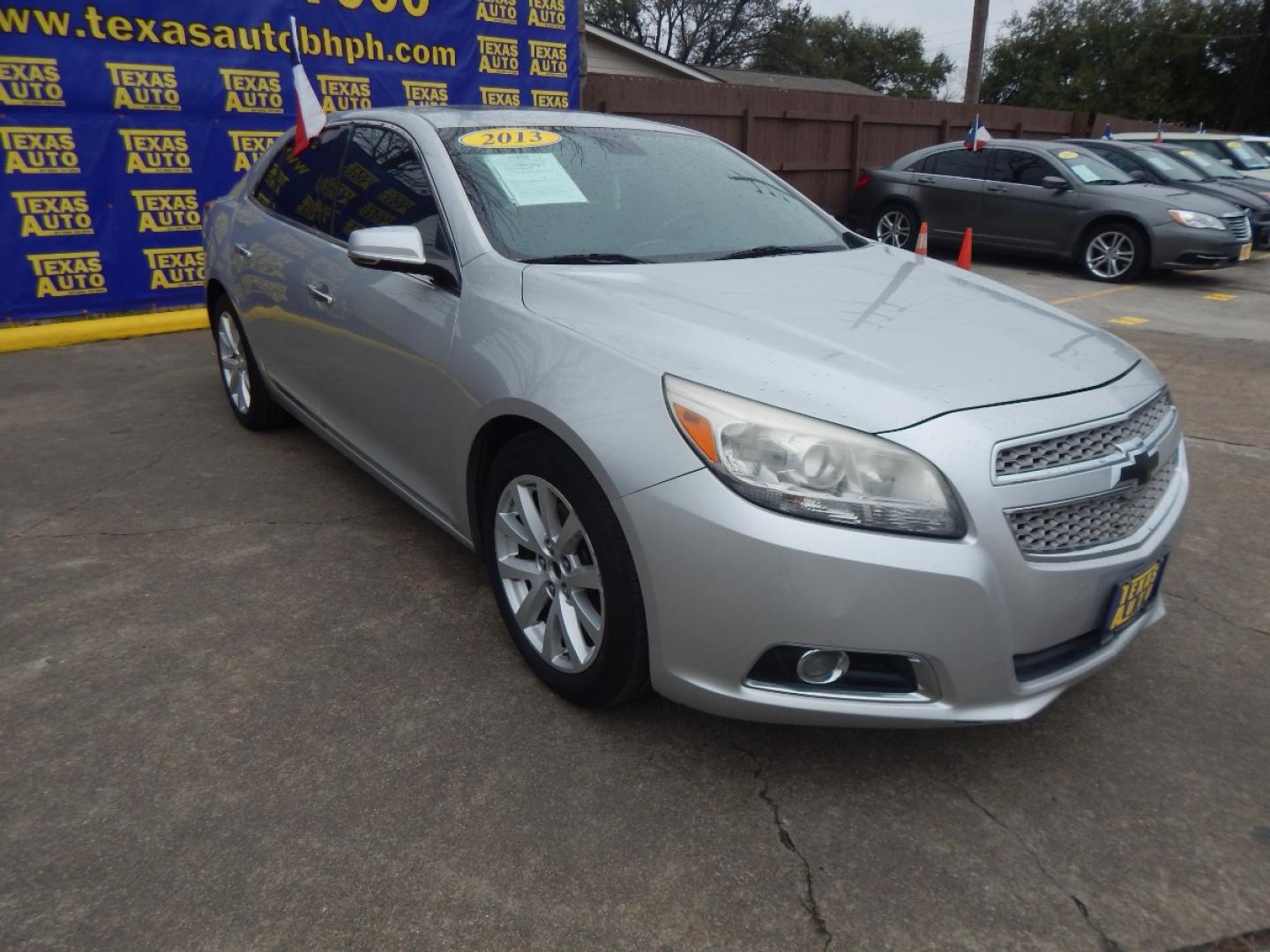 2013 SILVER Chevrolet Malibu LTZ (1G11J5SX3DF) with an 2.0L L4 DOHC 16V engine, 6-Speed Automatic transmission, located at 16710 Clay Rd., Houston, TX, 77084, (281) 859-7900, 0.000000, 0.000000 - Low Donw. Low Payments. - Photo#3