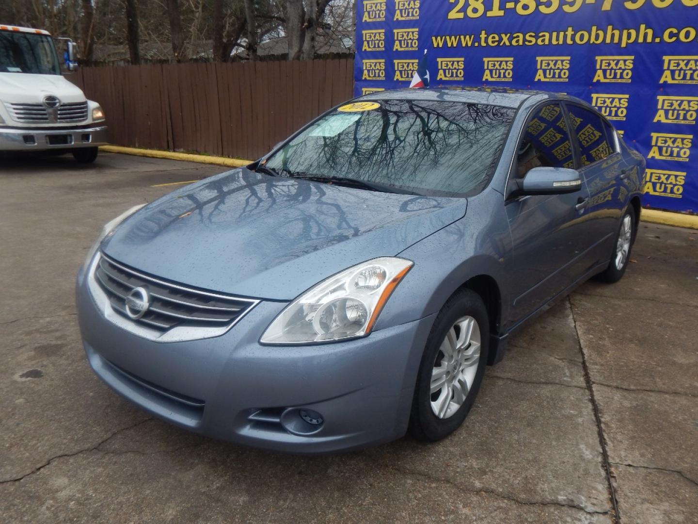 2012 BLUE Nissan Altima 2.5 S (1N4AL2AP4CN) with an 2.5L L4 DOHC 16V engine, located at 16710 Clay Rd., Houston, TX, 77084, (281) 859-7900, 0.000000, 0.000000 - Low Donw. Low Payments. - Photo#2