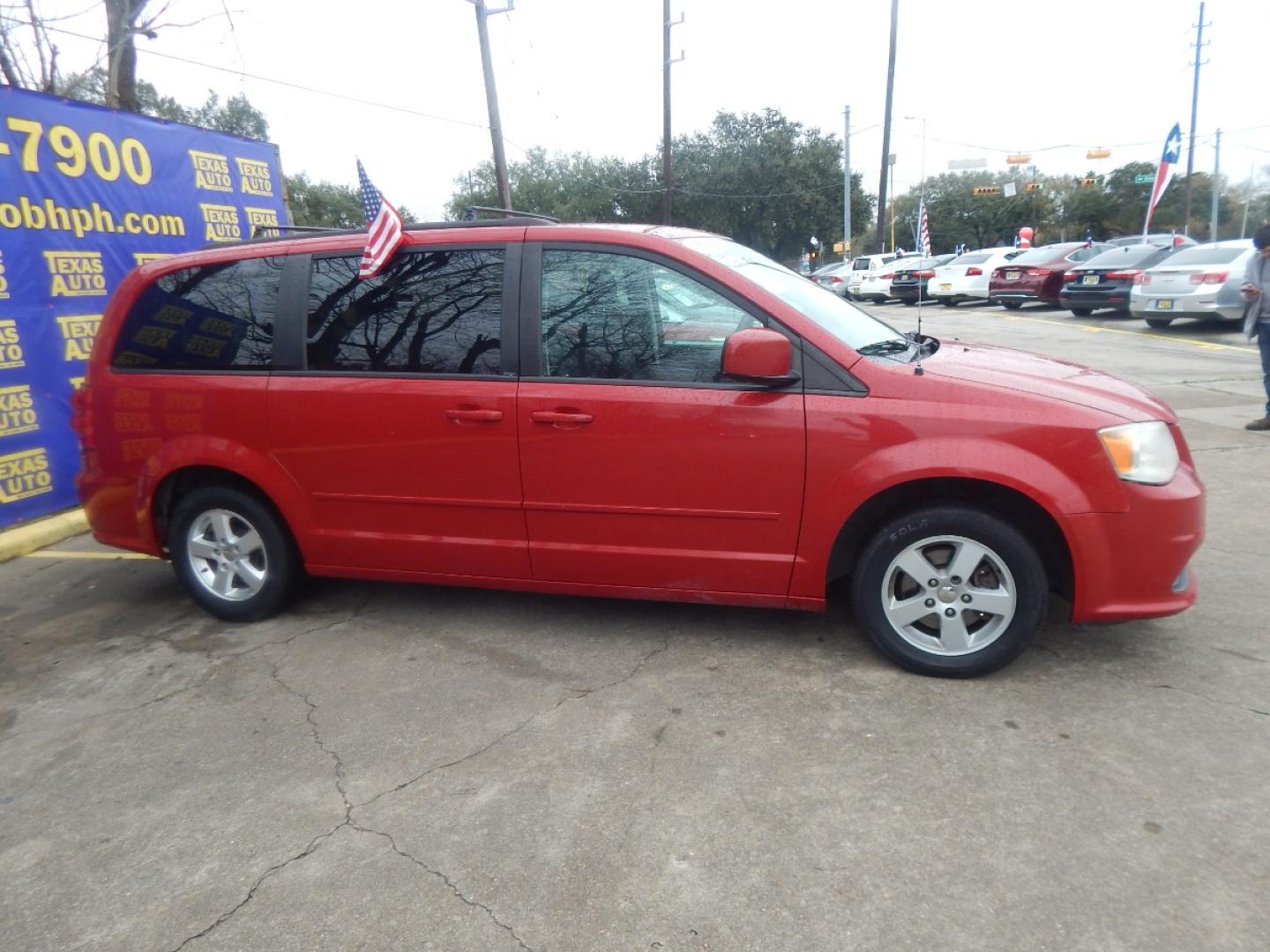 2012 RED Dodge Grand Caravan SXT (2C4RDGCG7CR) with an 3.6L V6 DOHC 24V engine, 6-Speed Automatic transmission, located at 16710 Clay Rd., Houston, TX, 77084, (281) 859-7900, 0.000000, 0.000000 - Low Donw. Low Payments. - Photo#4