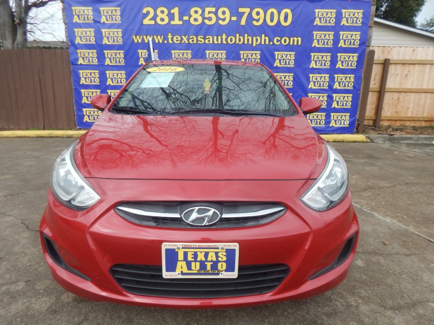 2016 RED HYUNDAI ACCENT SE 4-Door 6A (KMHCT4AE6GU) with an 1.6L L4 DOHC 16V engine, 6-SPEED AUTOMATIC transmission, located at 16710 Clay Rd., Houston, TX, 77084, (281) 859-7900, 0.000000, 0.000000 - Low Donw. Low Payments. - Photo#1