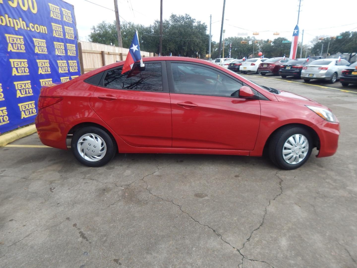 2016 RED HYUNDAI ACCENT SE 4-Door 6A (KMHCT4AE6GU) with an 1.6L L4 DOHC 16V engine, 6-SPEED AUTOMATIC transmission, located at 16710 Clay Rd., Houston, TX, 77084, (281) 859-7900, 0.000000, 0.000000 - Low Donw. Low Payments. - Photo#3