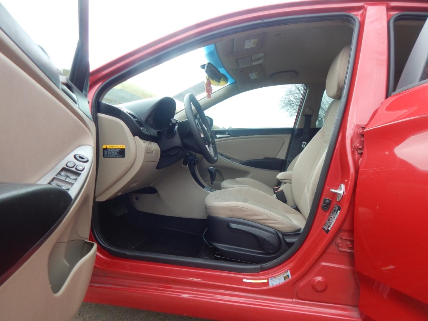 2016 RED HYUNDAI ACCENT SE 4-Door 6A (KMHCT4AE6GU) with an 1.6L L4 DOHC 16V engine, 6-SPEED AUTOMATIC transmission, located at 16710 Clay Rd., Houston, TX, 77084, (281) 859-7900, 0.000000, 0.000000 - Low Donw. Low Payments. - Photo#5