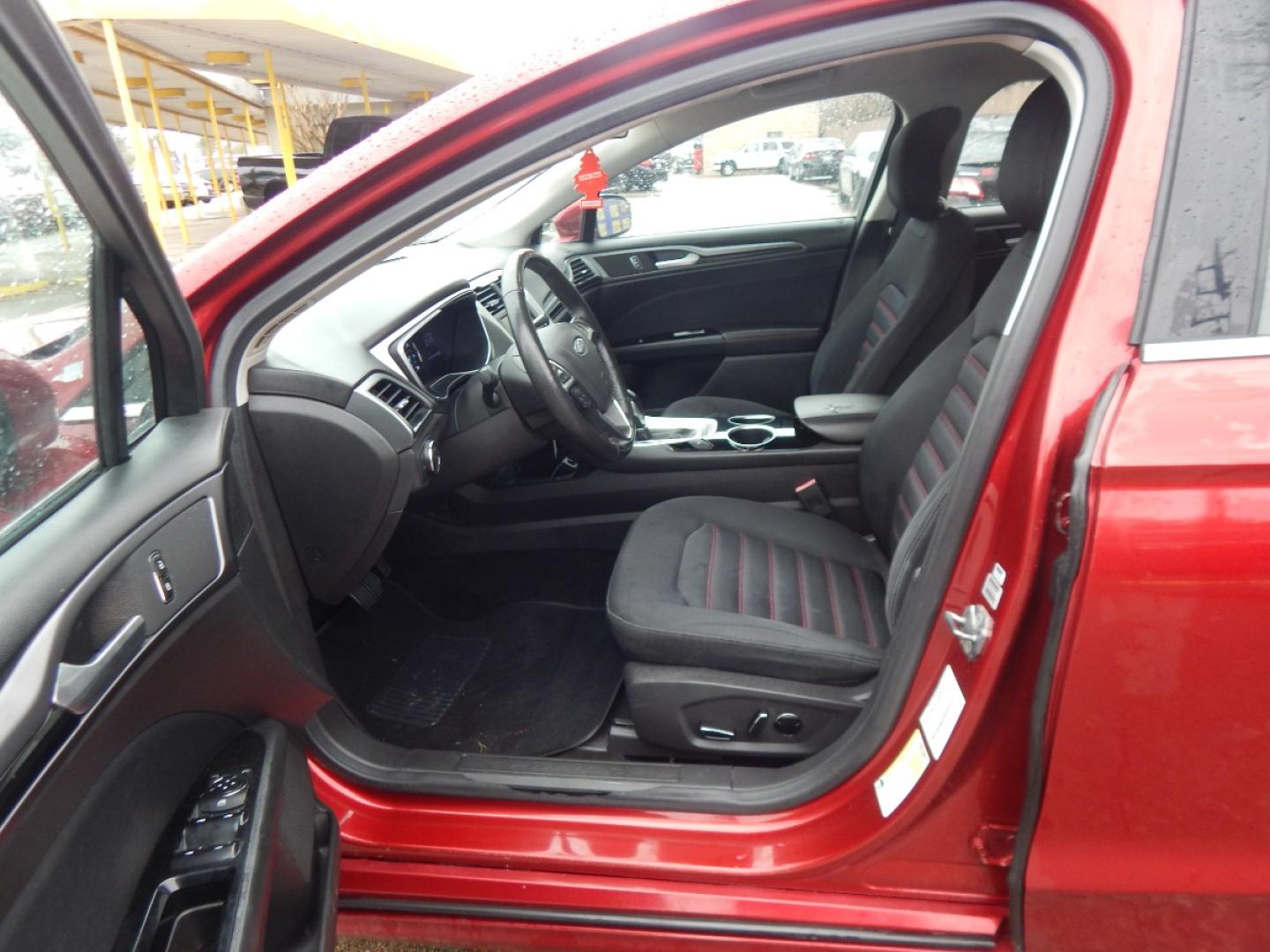 2013 RED Ford Fusion SE (3FA6P0HR6DR) with an 1.6L L4 DOHC 16V engine, located at 16710 Clay Rd., Houston, TX, 77084, (281) 859-7900, 0.000000, 0.000000 - Low Donw. Low Payments. - Photo#6