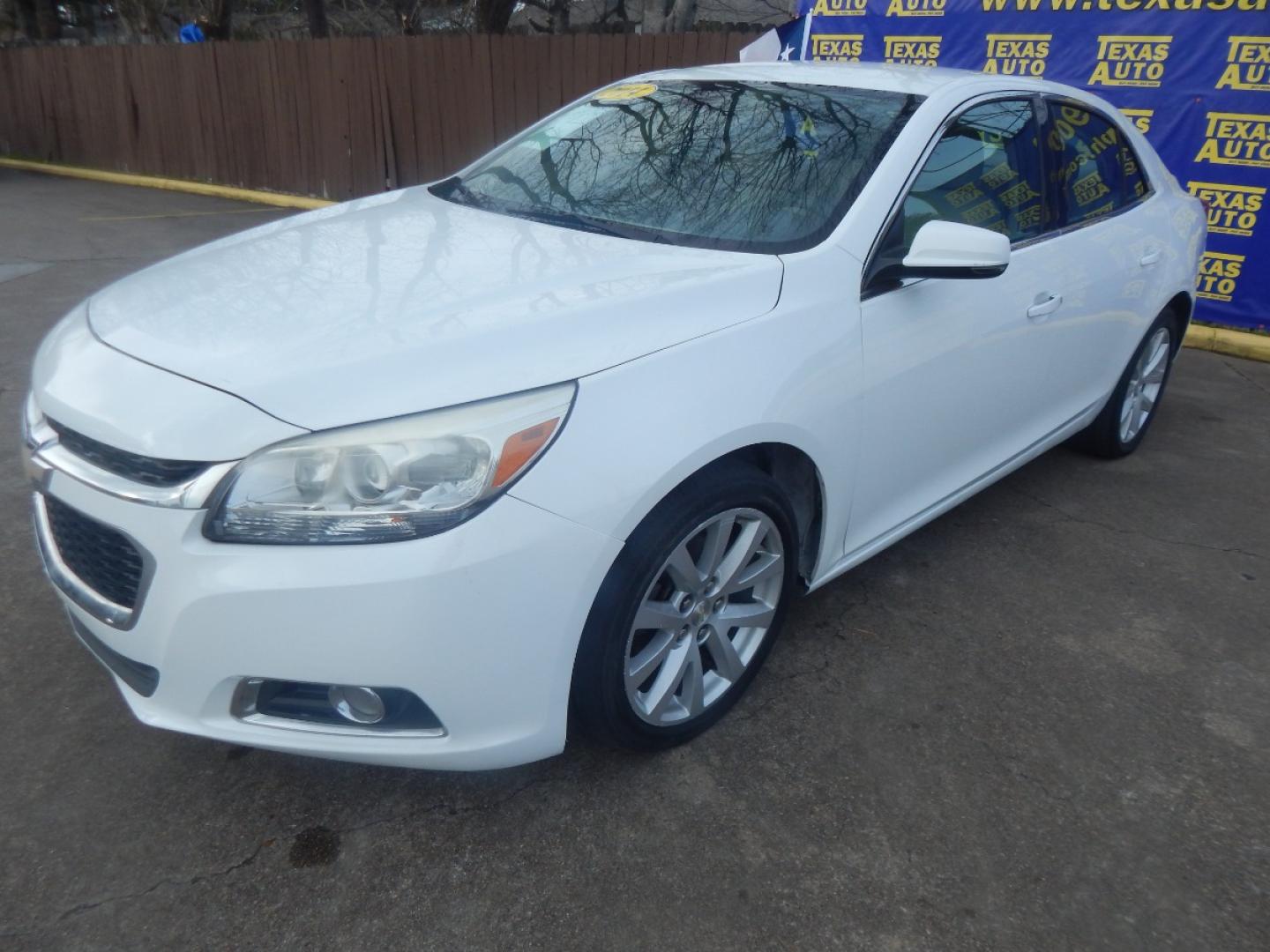 2014 WHITE CHEVROLET MALIBU 2LT (1G11E5SL7EF) with an 2.5L L4 DOHC 16V engine, 6-SPEED AUTOMATIC transmission, located at 16710 Clay Rd., Houston, TX, 77084, (281) 859-7900, 0.000000, 0.000000 - Low Donw. Low Payments. - Photo#1