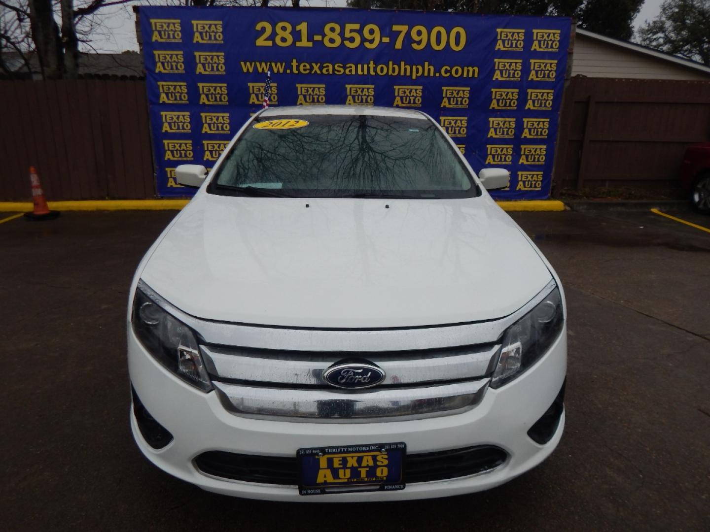 2012 WHITE Ford Fusion SE (3FAHP0HA5CR) with an 2.5L L4 DOHC 16V engine, located at 16710 Clay Rd., Houston, TX, 77084, (281) 859-7900, 0.000000, 0.000000 - Low Donw. Low Payments. - Photo#1