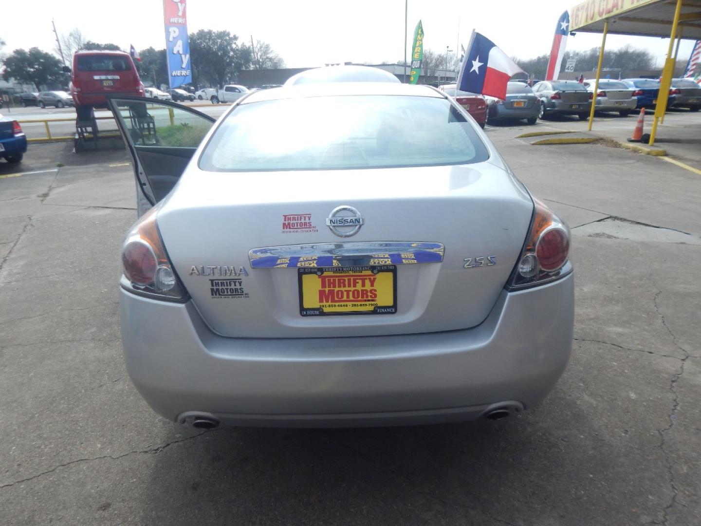 2012 SILVER NISSAN ALTIMA 2.5 S (1N4AL2APXCC) with an 2.5L L4 DOHC 16V engine, CVT OR 6-SPEED MANUAL transmission, located at 16710 Clay Rd., Houston, TX, 77084, (281) 859-7900, 0.000000, 0.000000 - Low Donw. Low Payments. - Photo#5