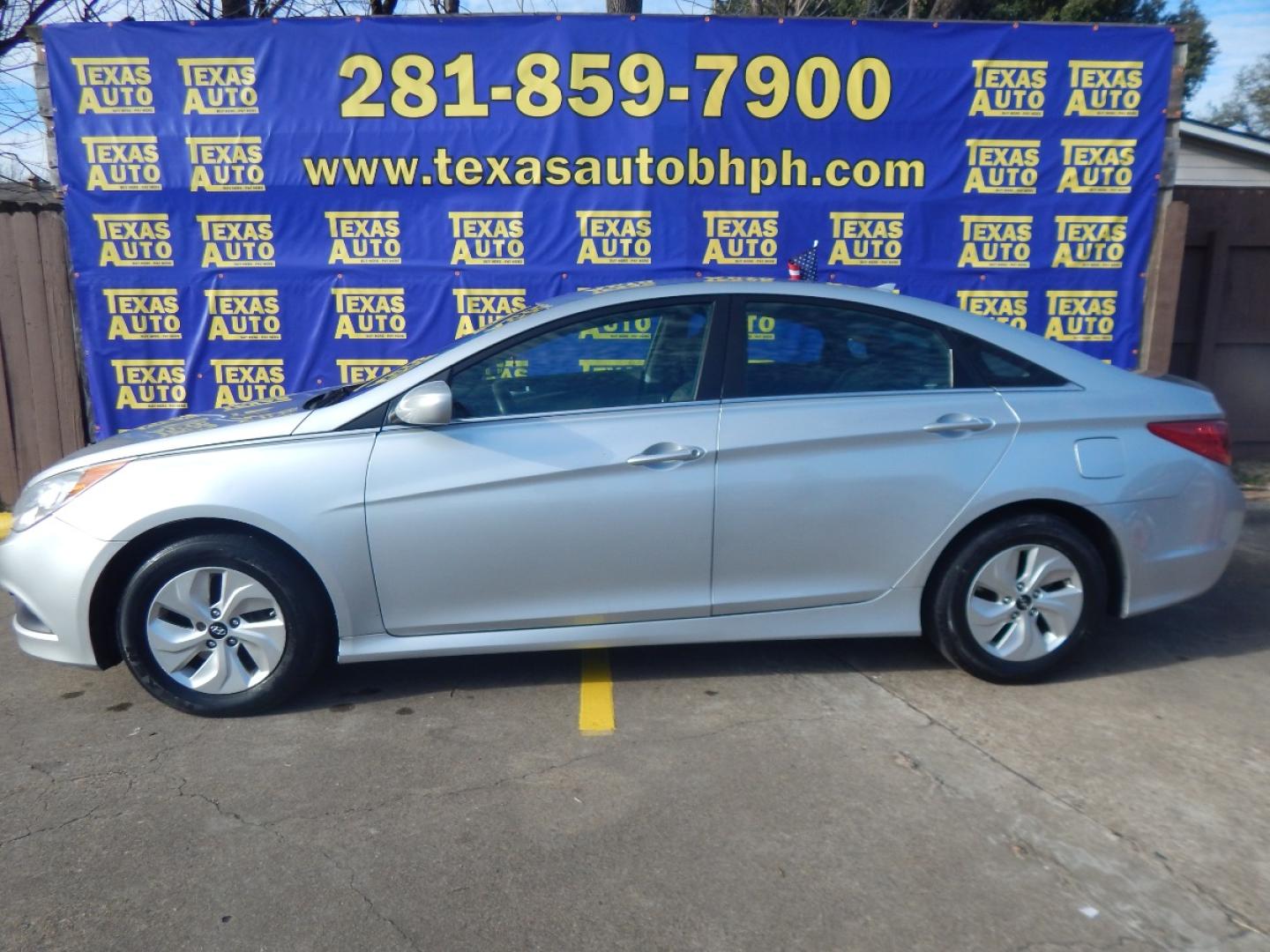 2014 GRAY Hyundai Sonata GLS (5NPEB4AC3EH) with an 2.4L L4 DOHC 16V engine, 6-Speed Automatic transmission, located at 16710 Clay Rd., Houston, TX, 77084, (281) 859-7900, 0.000000, 0.000000 - Low Down. Low Payments. - Photo#0