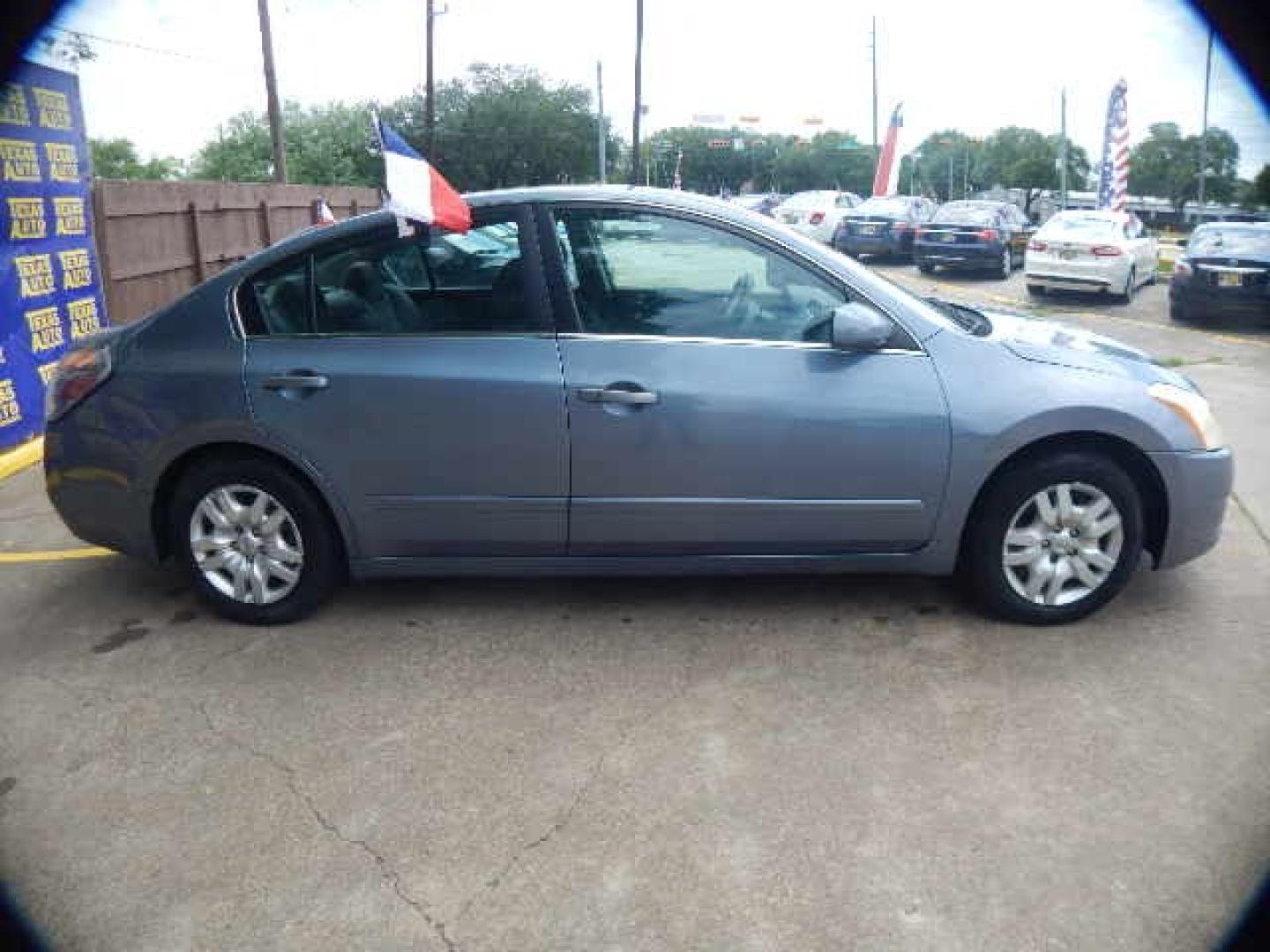 2012 BLUE Nissan Altima 2.5 S (1N4AL2AP8CN) with an 2.5L L4 DOHC 16V engine, located at 16710 Clay Rd., Houston, TX, 77084, (281) 859-7900, 0.000000, 0.000000 - Cash. - Photo#4