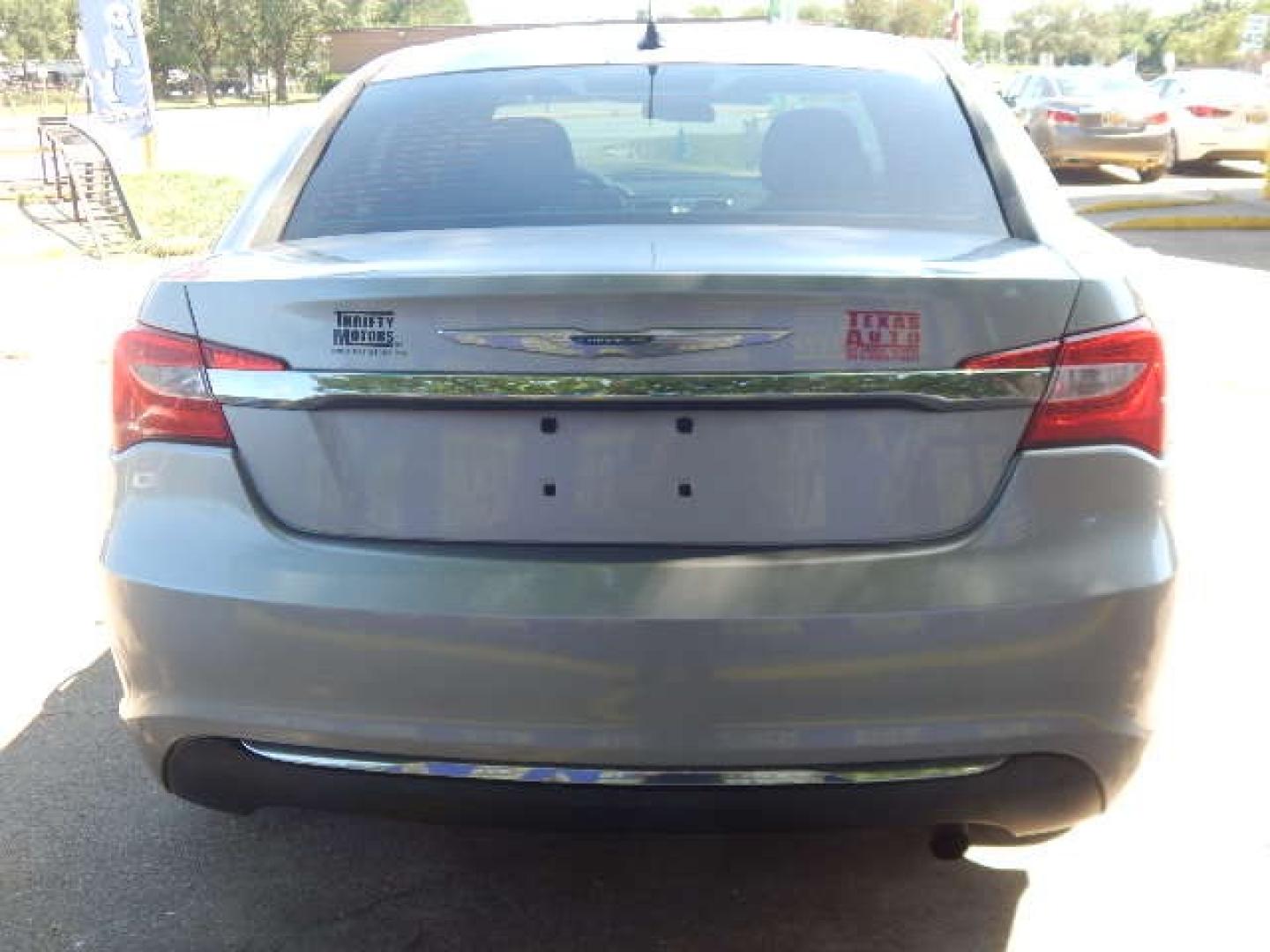 2013 GRAY Chrysler 200 LX (1C3CCBAB4DN) with an 2.4L L4 DOHC 16V engine, 6-Speed Automatic transmission, located at 16710 Clay Rd., Houston, TX, 77084, (281) 859-7900, 0.000000, 0.000000 - Low Down. Low Payments. - Photo#5