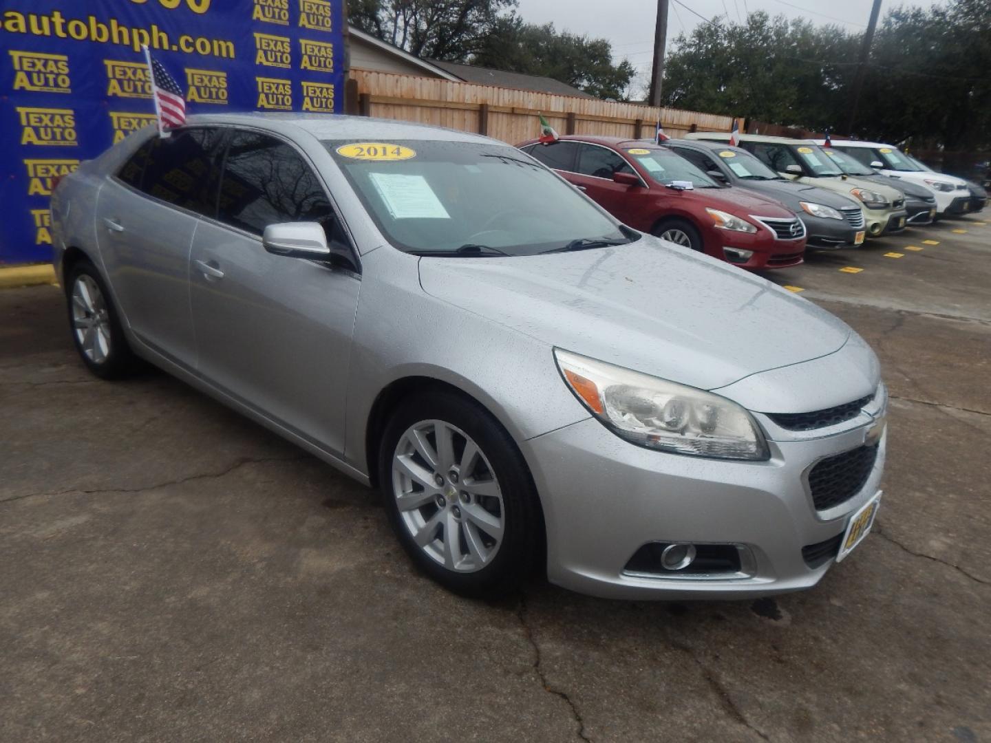 2014 SILVER CHEVROLET MALIBU 2LT (1G11E5SLXEF) with an 2.5L L4 DOHC 16V engine, 6-SPEED AUTOMATIC transmission, located at 16710 Clay Rd., Houston, TX, 77084, (281) 859-7900, 0.000000, 0.000000 - Low Donw. Low Payments. - Photo#3