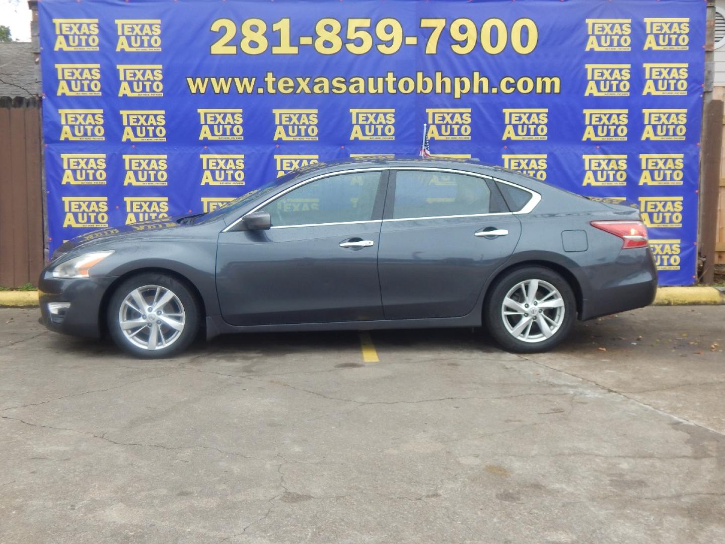 2013 GRAY NISSAN ALTIMA 2.5 S (1N4AL3AP2DC) with an 2.5L L4 DOHC 16V engine, CVT OR 6-SPEED MANUAL transmission, located at 16710 Clay Rd., Houston, TX, 77084, (281) 859-7900, 0.000000, 0.000000 - Low Down. Low Payments. - Photo#0