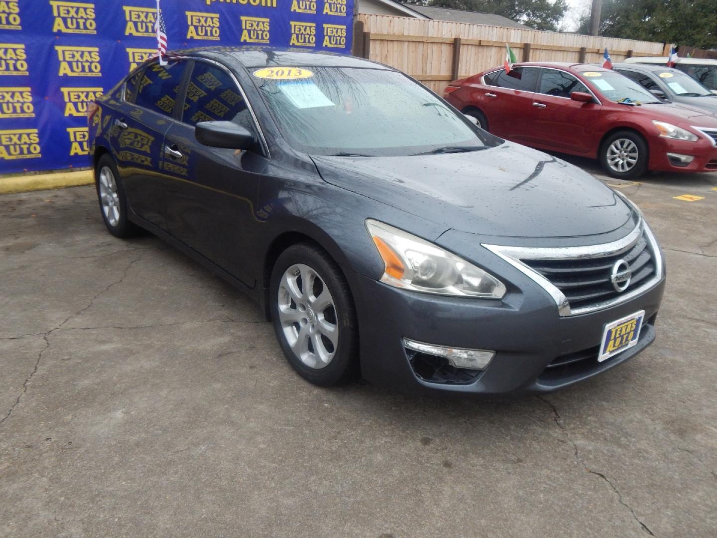 2013 GRAY NISSAN ALTIMA 2.5 S (1N4AL3AP2DC) with an 2.5L L4 DOHC 16V engine, CVT OR 6-SPEED MANUAL transmission, located at 16710 Clay Rd., Houston, TX, 77084, (281) 859-7900, 0.000000, 0.000000 - Low Down. Low Payments. - Photo#3