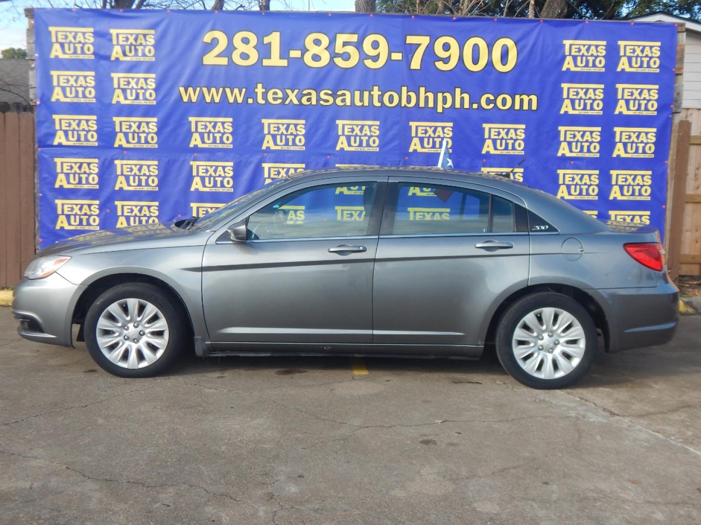 2012 GRAY CHRYSLER 200 LX (1C3CCBAB1CN) with an 2.4L L4 DOHC 16V engine, 6-SPEED AUTOMATIC transmission, located at 16710 Clay Rd., Houston, TX, 77084, (281) 859-7900, 0.000000, 0.000000 - Low Donw. Low Payments. - Photo#0