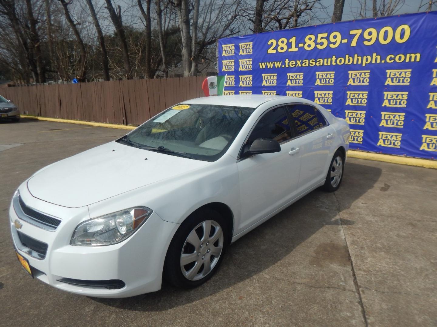 2012 WHITE CHEVROLET MALIBU Fleet (1G1ZA5EU4CF) with an 2.4L L4 DOHC 16V FFV engine, 6-SPEED AUTOMATIC transmission, located at 16710 Clay Rd., Houston, TX, 77084, (281) 859-7900, 0.000000, 0.000000 - Low Donw. Low Payments. - Photo#2