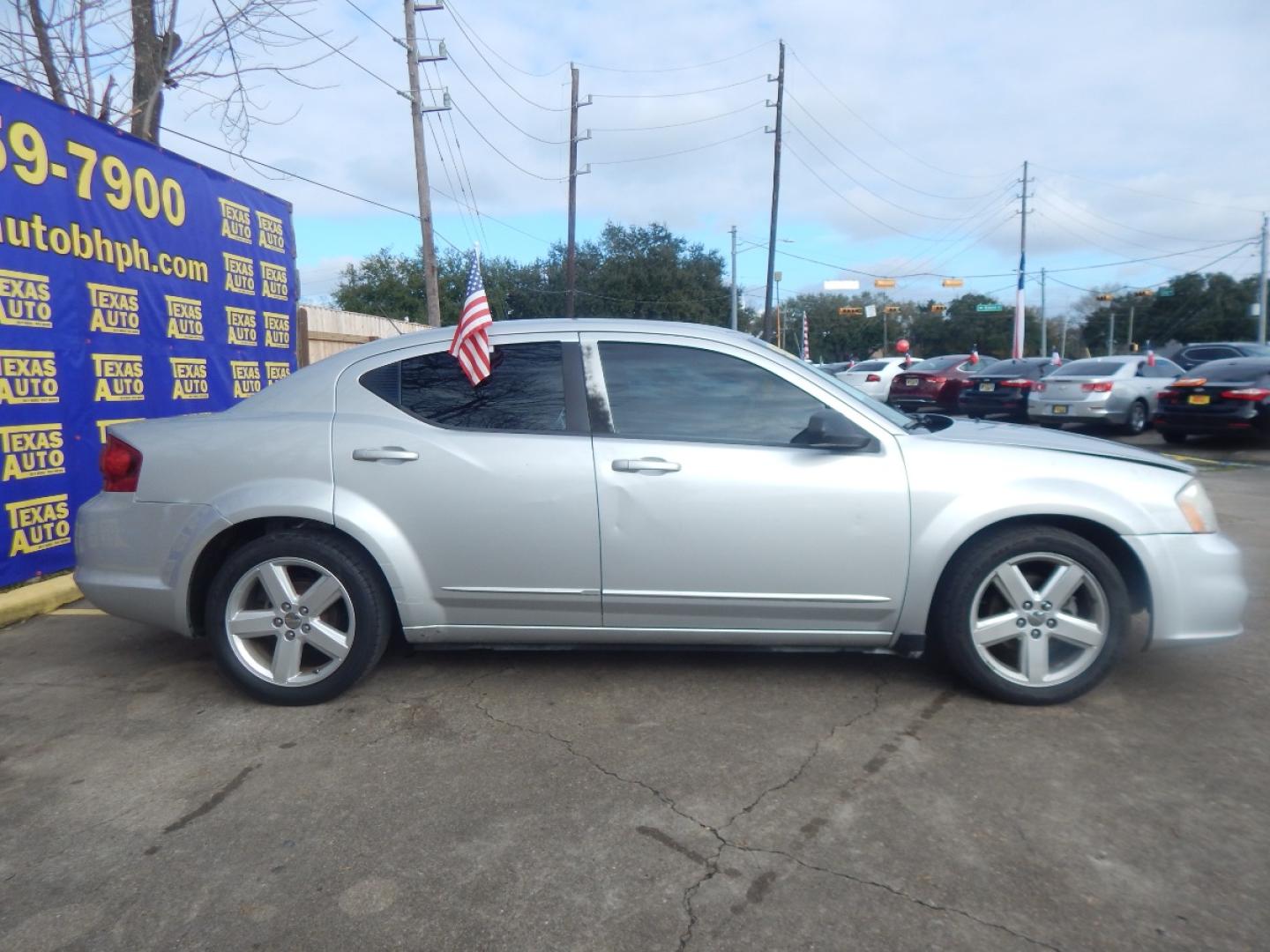 2012 SILVER DODGE AVENGER Base (1C3CDZAB1CN) with an 2.4L L4 DOHC 16V engine, 4-SPEED AUTOMATIC transmission, located at 16710 Clay Rd., Houston, TX, 77084, (281) 859-7900, 0.000000, 0.000000 - Low Donw. Low Payments. - Photo#4