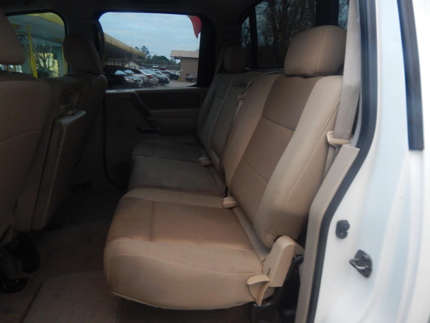 2008 WHITE NISSAN TITAN LE Crew Cab 2WD SWB (1N6BA07D48N) with an 5.6L V8 DOHC 32V FFV engine, 5-SPEED AUTOMATIC transmission, located at 16710 Clay Rd., Houston, TX, 77084, (281) 859-7900, 0.000000, 0.000000 - Low Donw. Low Payments. - Photo#7