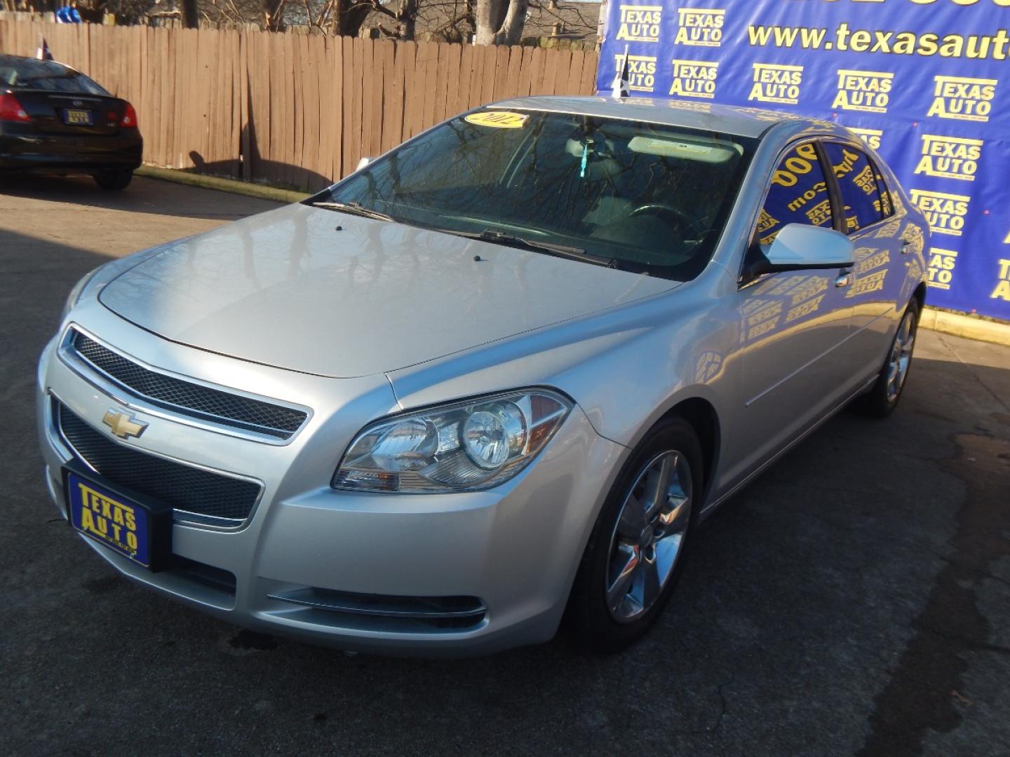 2012 SILVER CHEVROLET MALIBU 2LT (1G1ZD5EU6CF) with an 2.4L L4 DOHC 16V FFV engine, 6-SPEED AUTOMATIC transmission, located at 16710 Clay Rd., Houston, TX, 77084, (281) 859-7900, 0.000000, 0.000000 - Low Donw. Low Payments. - Photo#2