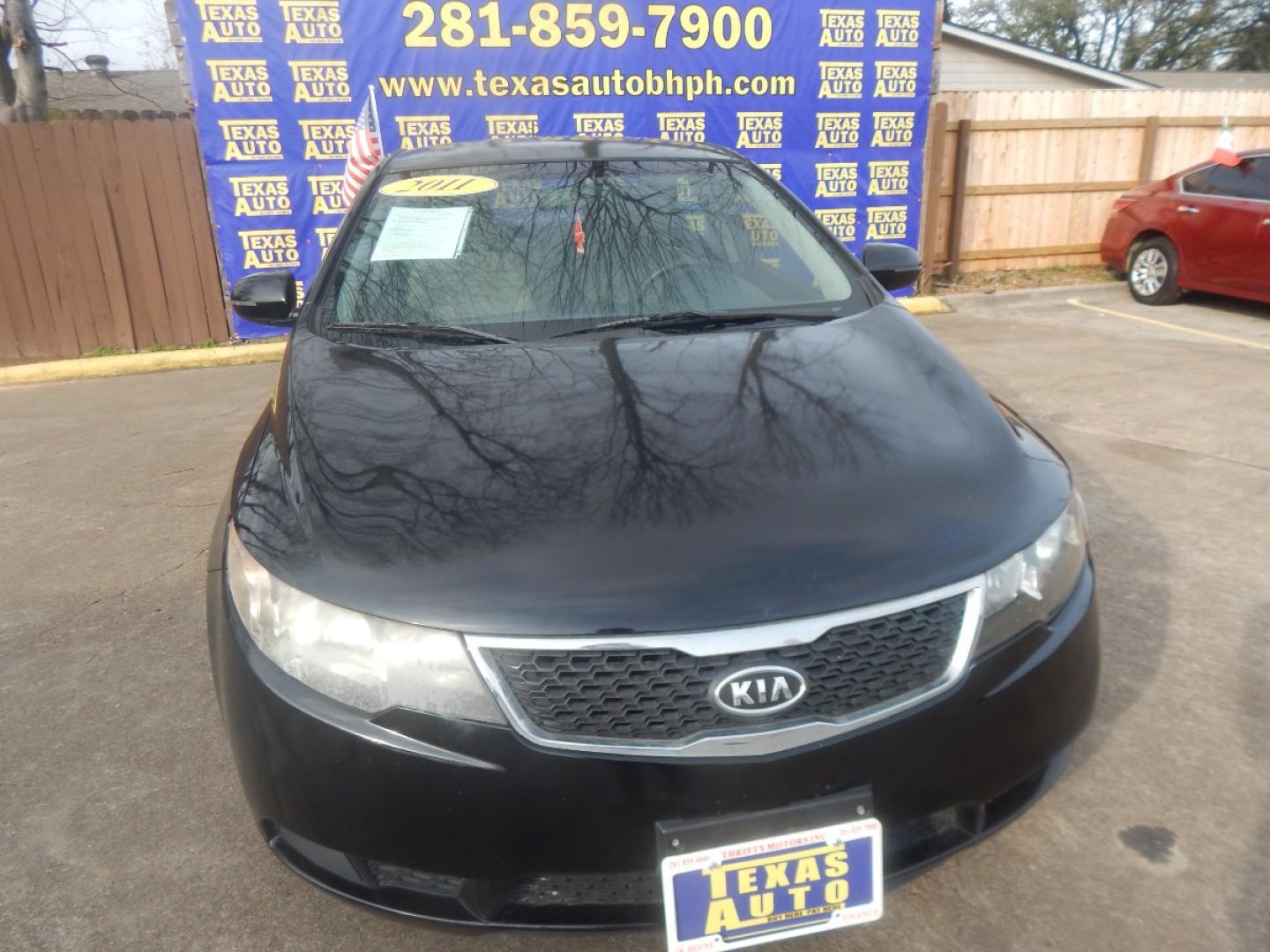 2011 BLACK KIA FORTE EX (KNAFU4A26B5) with an 2.0L L4 DOHC 16V engine, AUTOMATIC transmission, located at 16710 Clay Rd., Houston, TX, 77084, (281) 859-7900, 0.000000, 0.000000 - Low Donw. Low Payments. - Photo#2