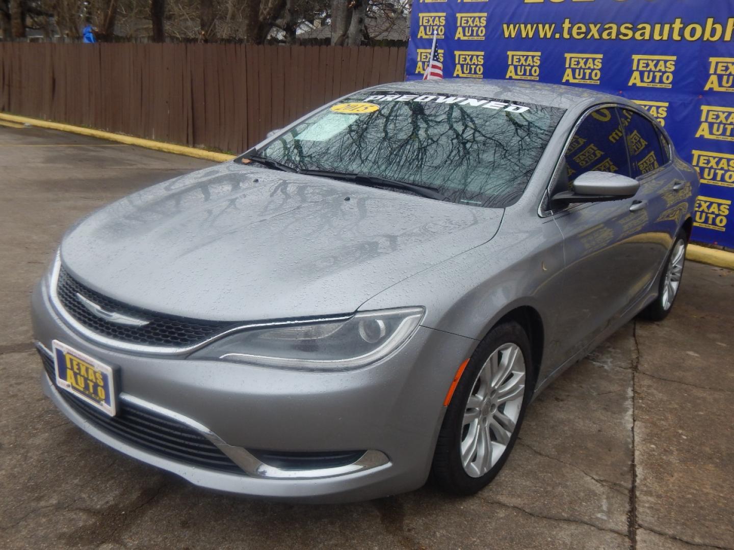 2015 SILVER CHRYSLER 200 Limited (1C3CCCAB2FN) with an 2.4L L4 DOHC 16V engine, 9-SPEED AUTOMATIC transmission, located at 16710 Clay Rd., Houston, TX, 77084, (281) 859-7900, 0.000000, 0.000000 - Low Donw. Low Payments. - Photo#2