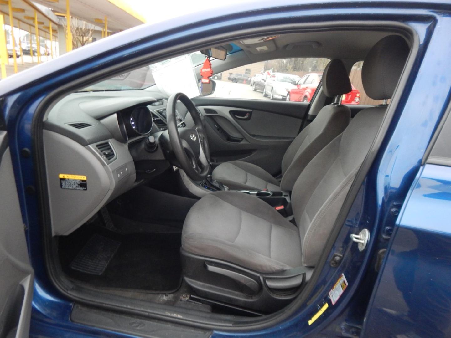 2016 BLUE HYUNDAI ELANTRA Limited (5NPDH4AE8GH) with an 1.8L L4 DOHC 16V engine, 6-SPEED AUTOMATIC transmission, located at 16710 Clay Rd., Houston, TX, 77084, (281) 859-7900, 0.000000, 0.000000 - Low Donw. Low Payments. - Photo#6