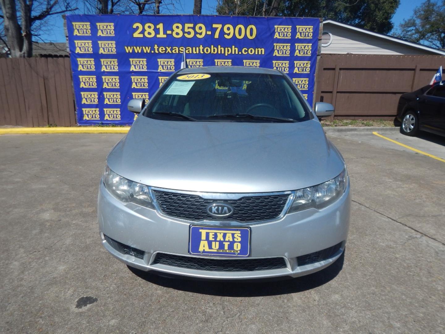 2013 SILVER KIA FORTE 5-DOOR EX (KNAFU5A25D5) with an 2.0L L4 DOHC 16V engine, AUTOMATIC transmission, located at 16710 Clay Rd., Houston, TX, 77084, (281) 859-7900, 0.000000, 0.000000 - Low Down. Low Payments. - Photo#1